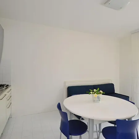 Relaxing Retreat For A Comfortable Lejlighed Lignano Sabbiadoro